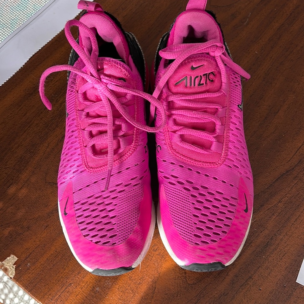 Women’s Nike Air 270 size 8 great condition